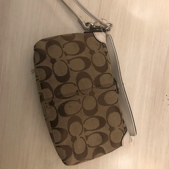 Coach Pouch - Picture 2 of 6